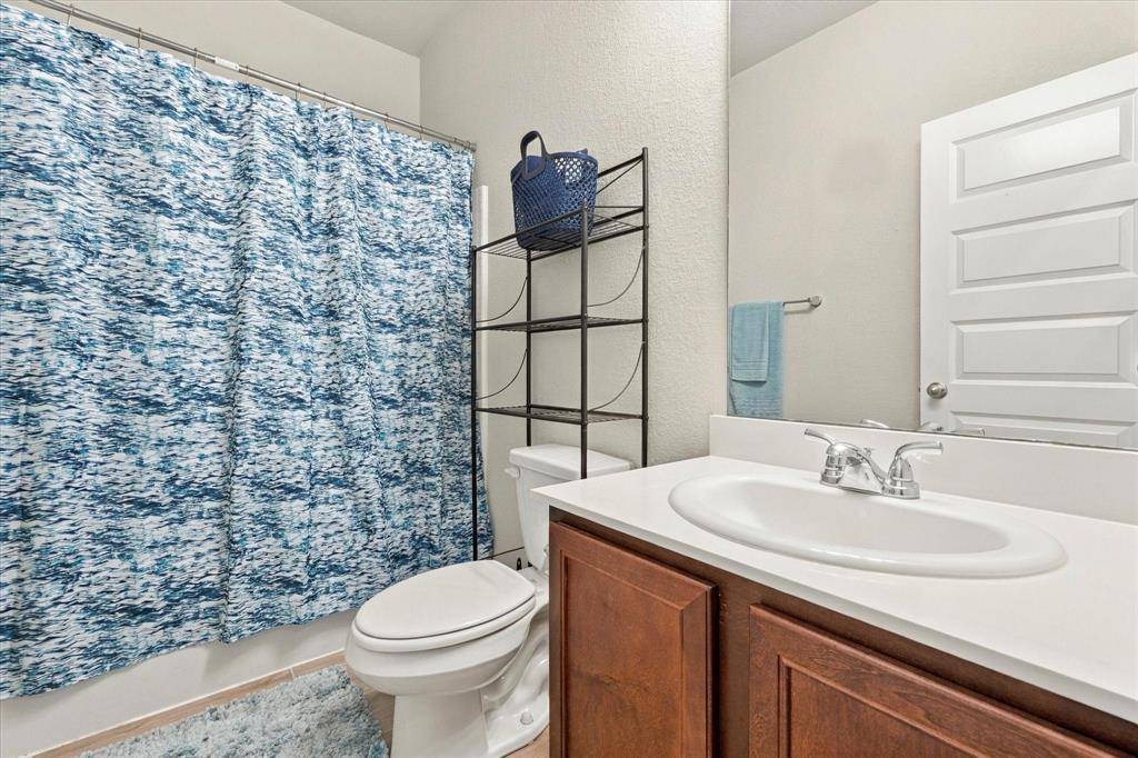 417 Burrow Drive, Waxahachie, TX 75167