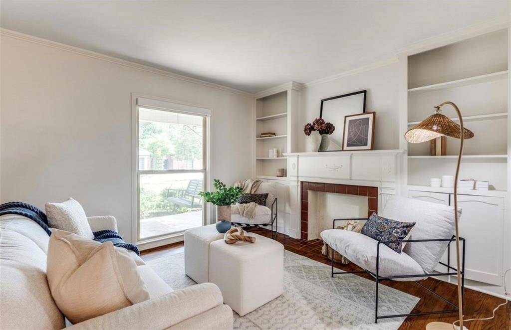 1323 Engle Avenue, Dallas, TX 75224
