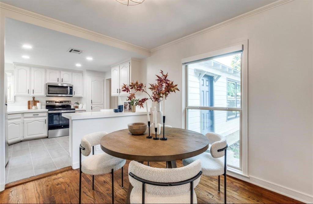1323 Engle Avenue, Dallas, TX 75224
