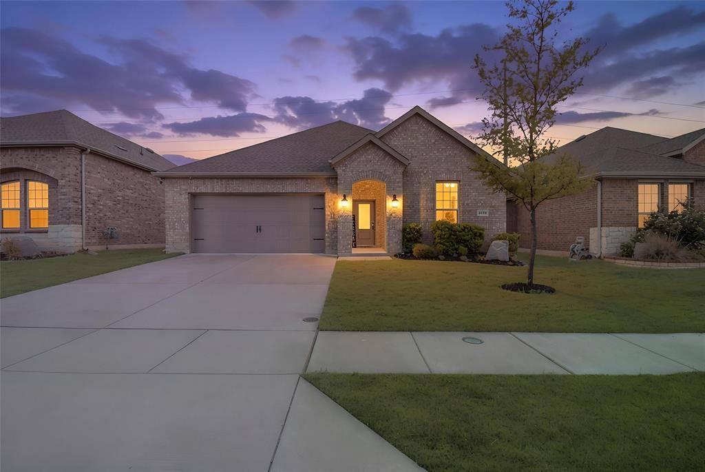 3102 Moccasin Lane, Aubrey, TX 76227