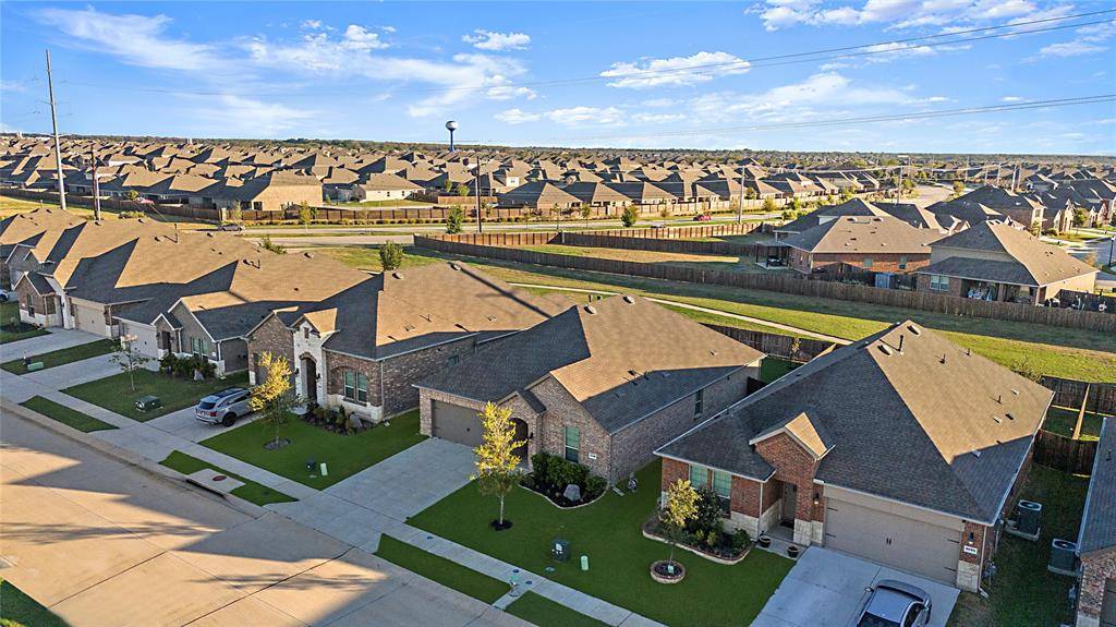 3102 Moccasin Lane, Aubrey, TX 76227