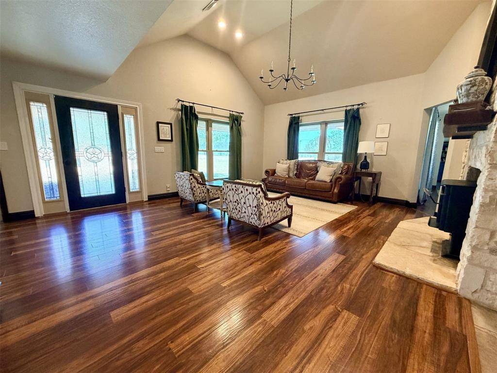 12820 N County Line Road, Ponder, TX 76259