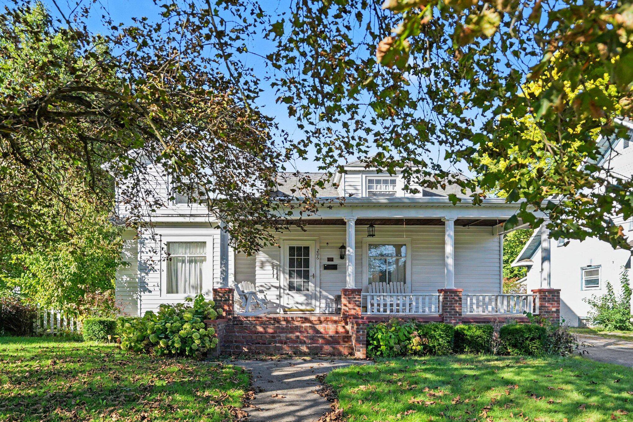 206 W Front ST, Buchanan City, MI 49107