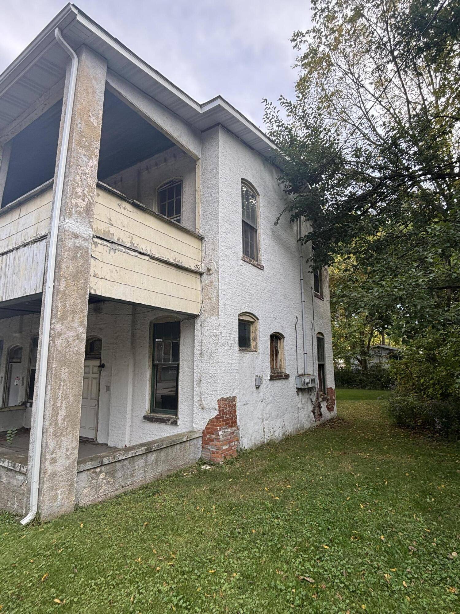 304 S Oak ST, Buchanan City, MI 49107