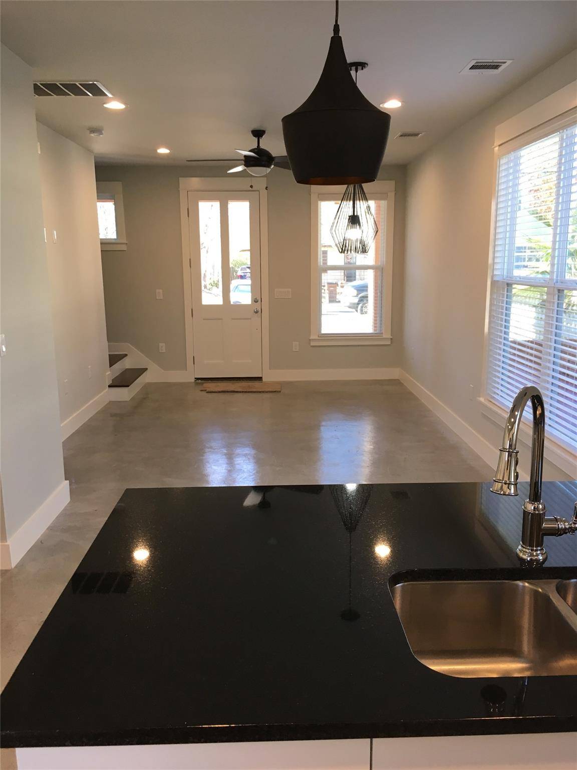 1009 Cherico ST #B, Austin, TX 78702