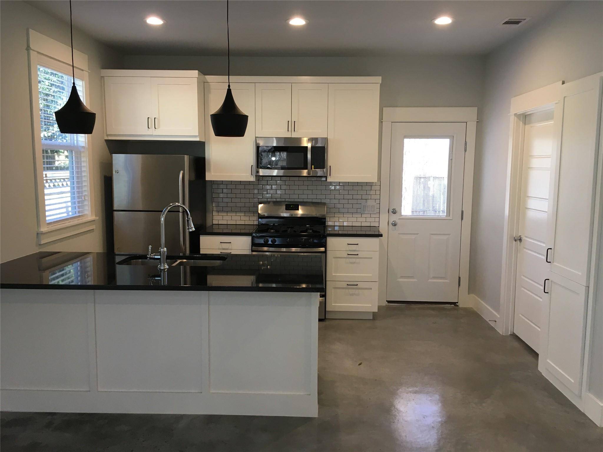 1009 Cherico ST #B, Austin, TX 78702