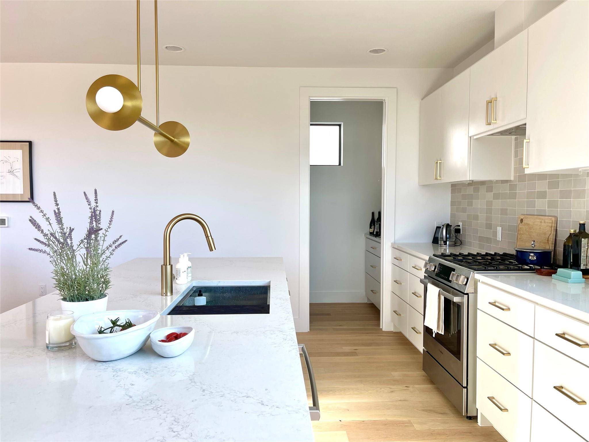 3406 E 17th ST #12, Austin, TX 78721