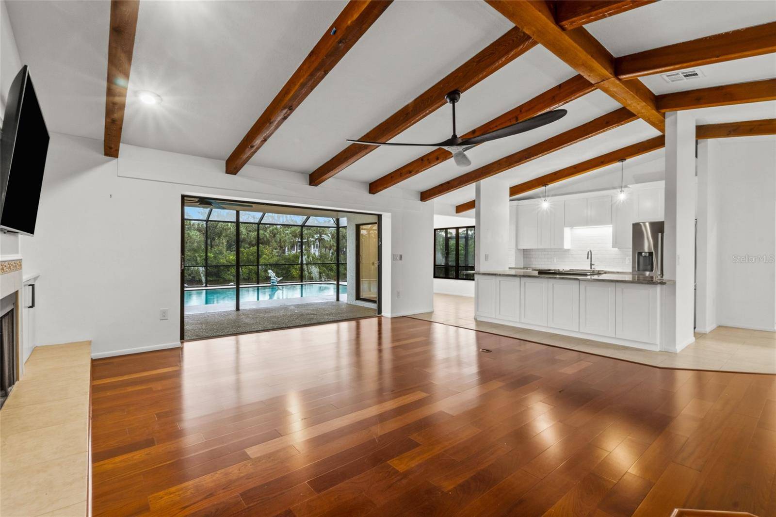 5424 AMERICA DR, Sarasota, FL 34231