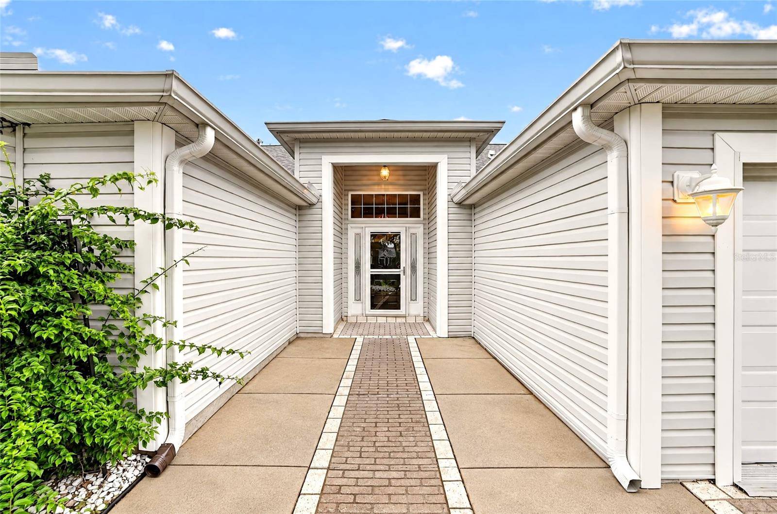 1177 OAK FOREST DR, The Villages, FL 32162