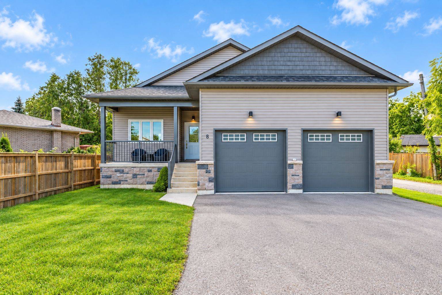 8 Georgina ST, Georgina, ON L0E 1R0