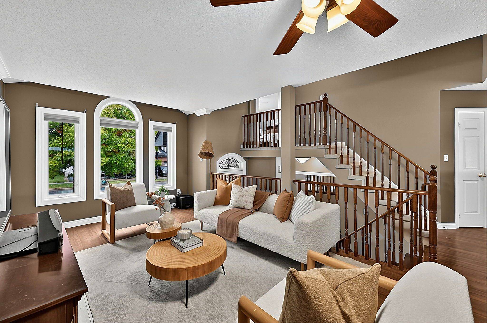 4 Brecken DR, Georgina, ON L4P 4A3