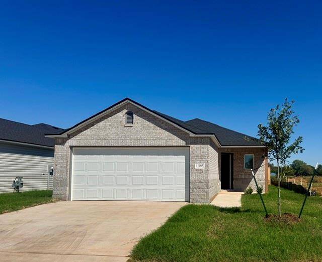 11905 SW 32nd ST, Mustang, OK 73064