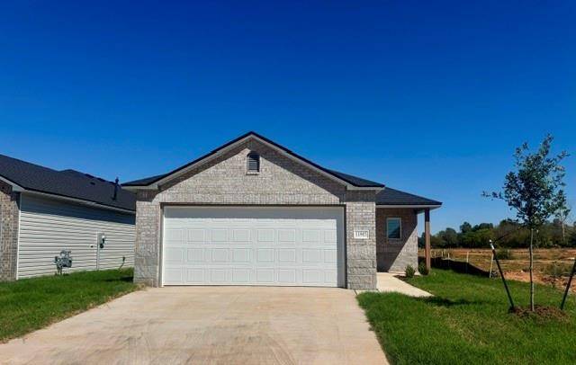 11905 SW 32nd ST, Mustang, OK 73064