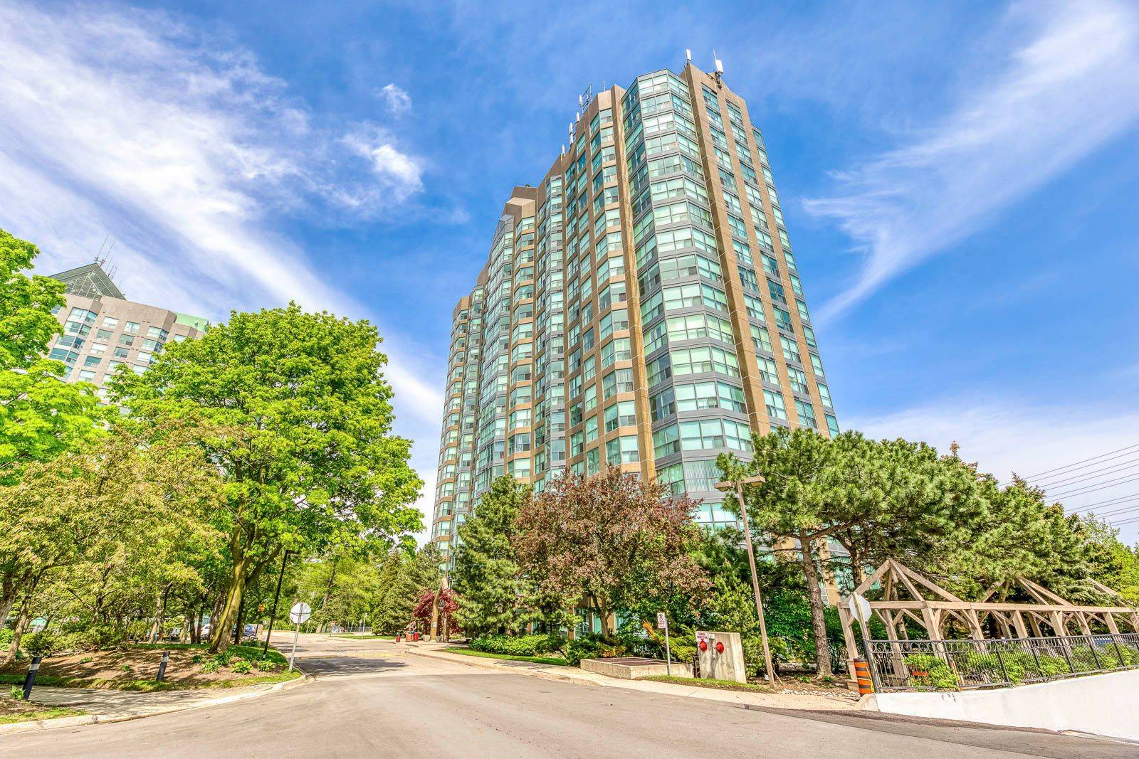 2177 Burnhamthorpe RD W #1605, Mississauga, ON L5L 5P9