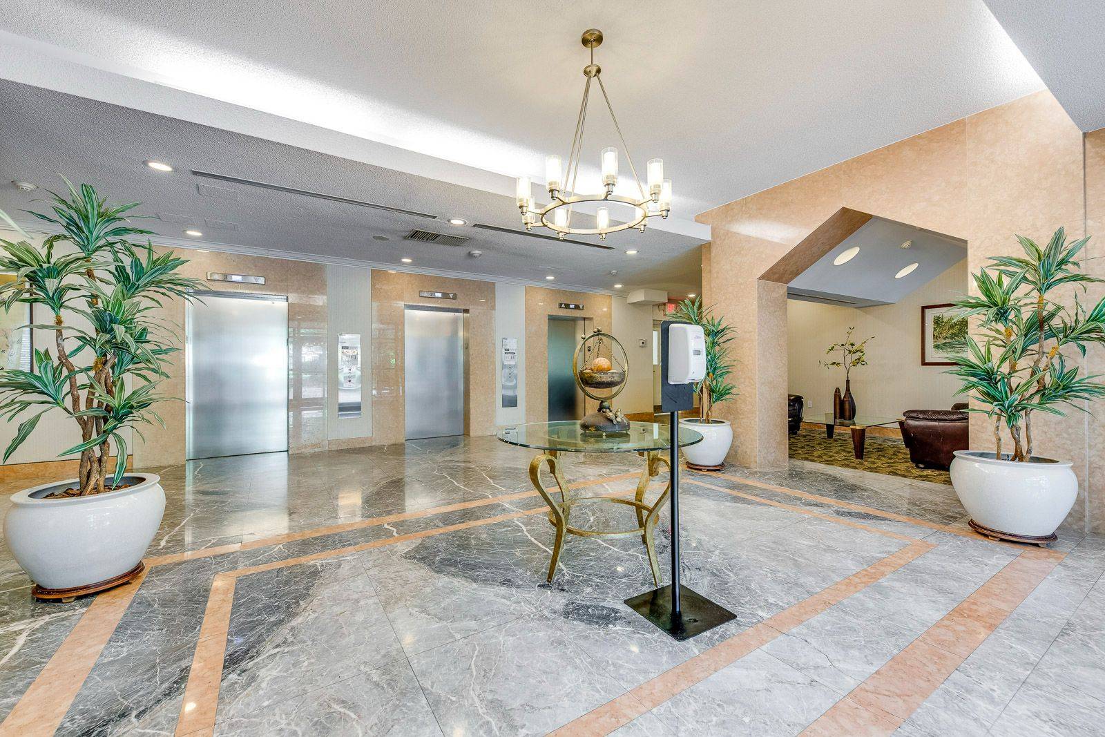 2177 Burnhamthorpe RD W #1605, Mississauga, ON L5L 5P9