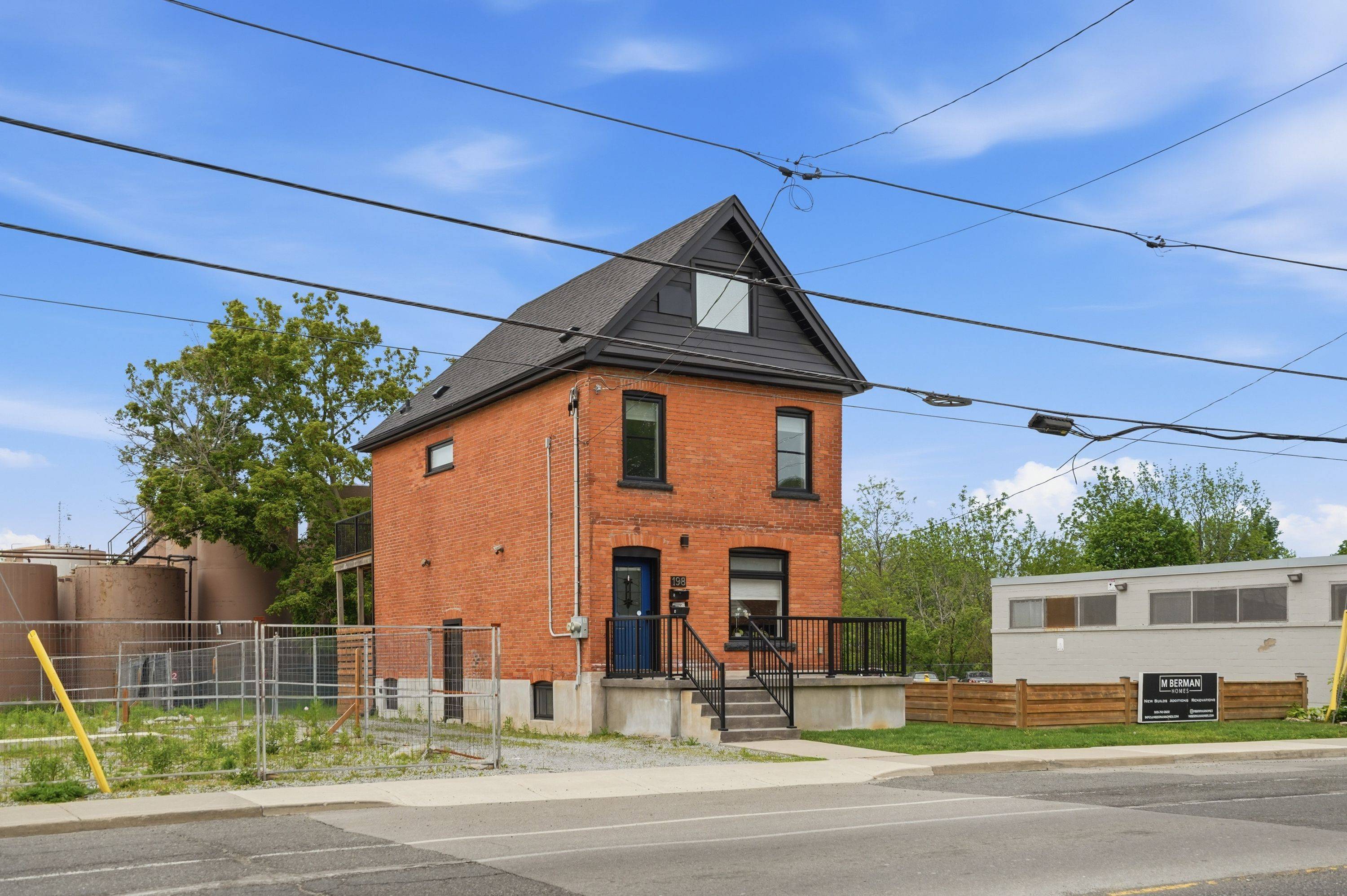 198 Dundurn ST S, Hamilton, ON L8P 4K3