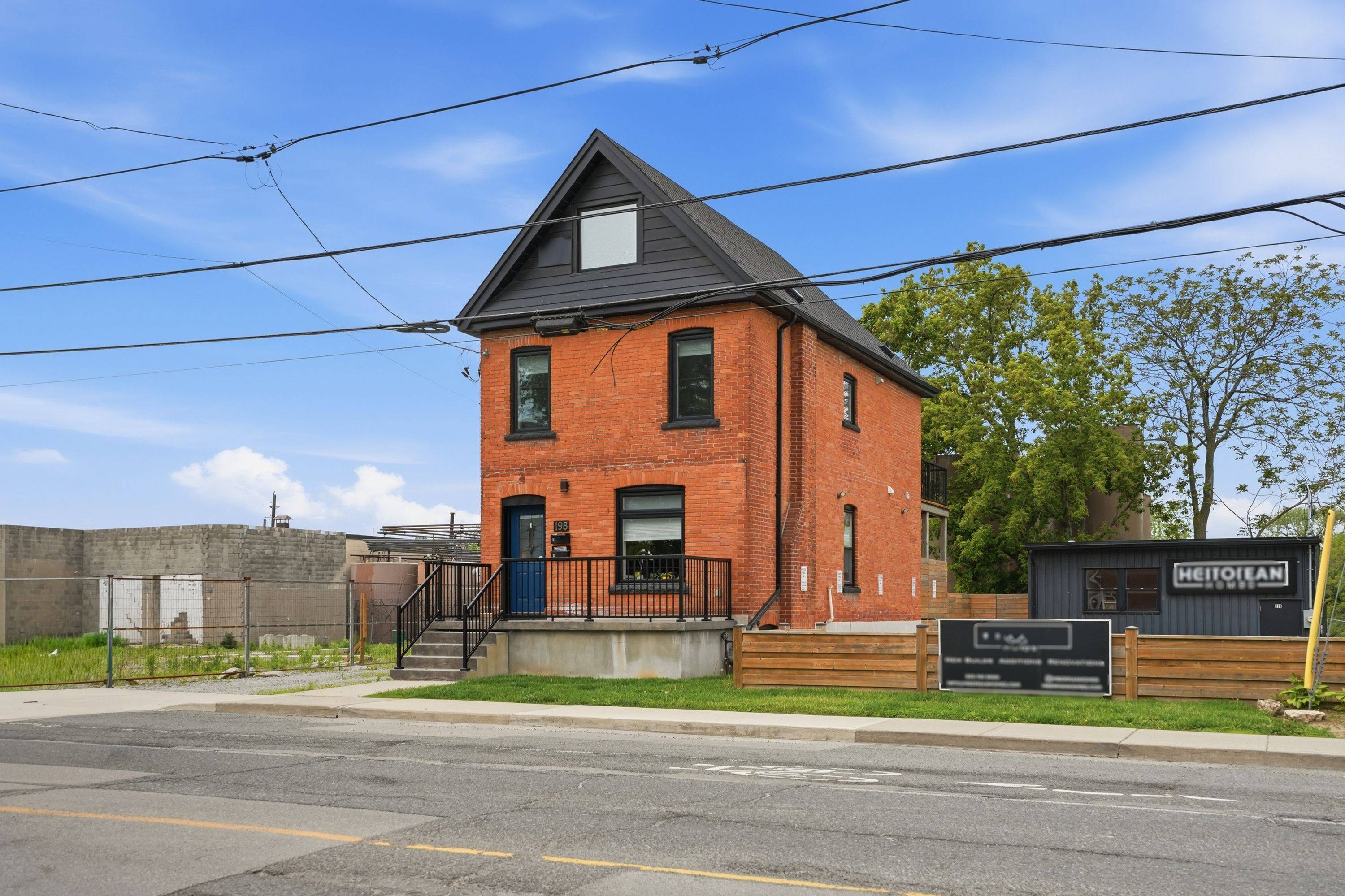 198 Dundurn ST S, Hamilton, ON L8P 4K3