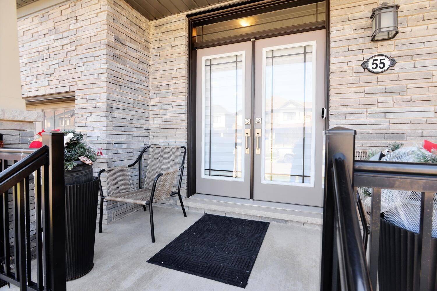 55 Magdalena ST, Hamilton, ON L8J 0M3