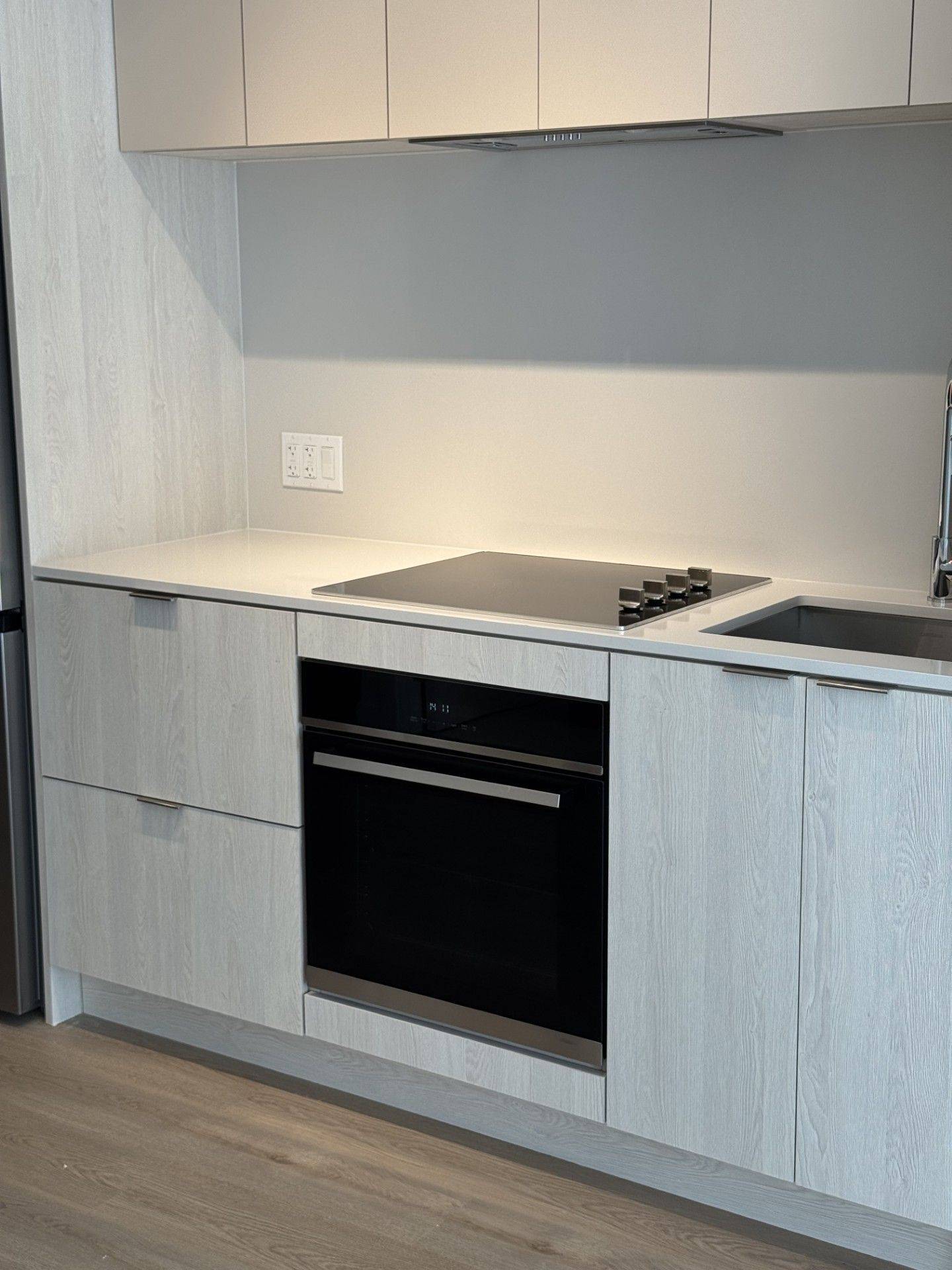 101 John ST #1615, Hamilton, ON L8R 1H7