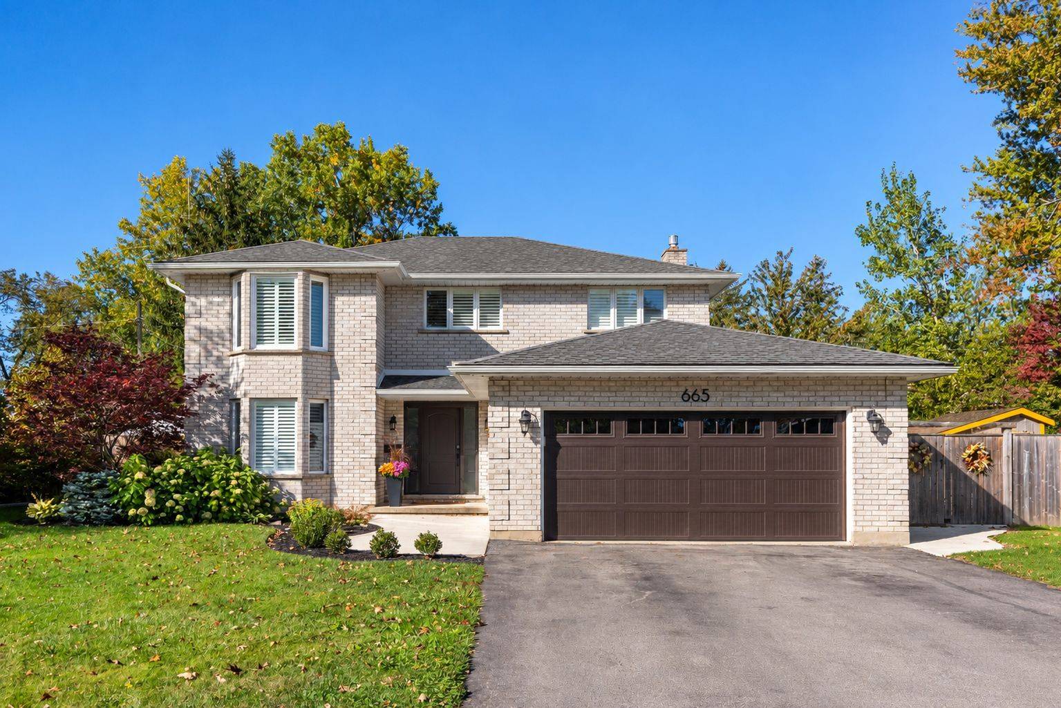 665 Daytona DR, Fort Erie, ON L2A 5V4