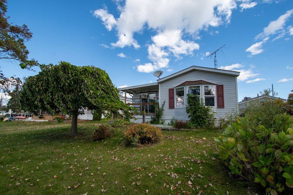 4 McGregor DR, Otonabee-south Monaghan, ON K0L 2G0