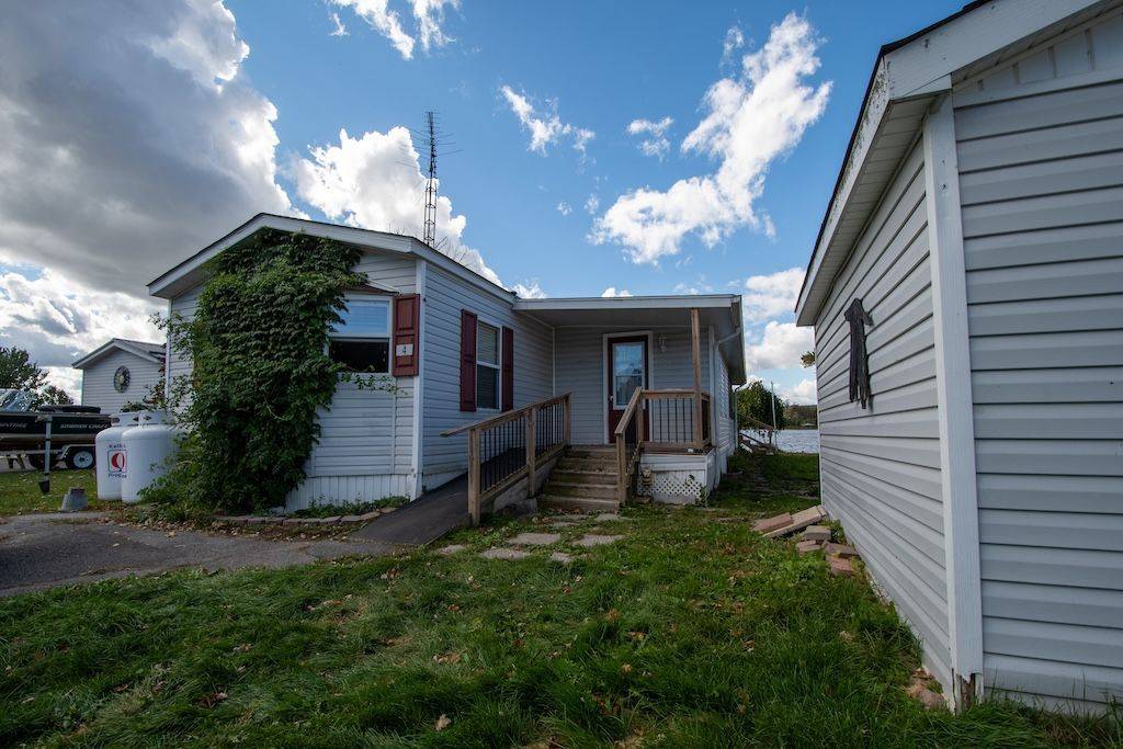 4 McGregor DR, Otonabee-south Monaghan, ON K0L 2G0