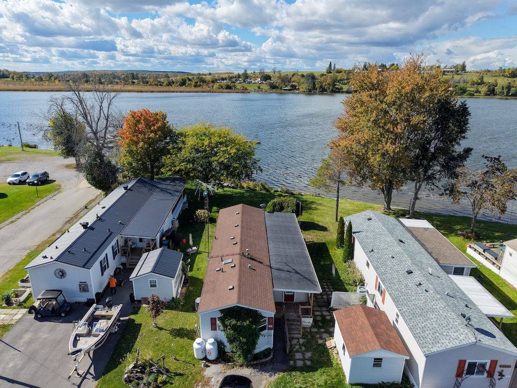 4 McGregor DR, Otonabee-south Monaghan, ON K0L 2G0