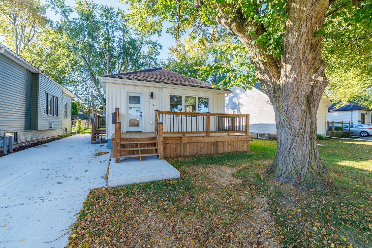 245 Bowen RD, Fort Erie, ON L2A 2Y6