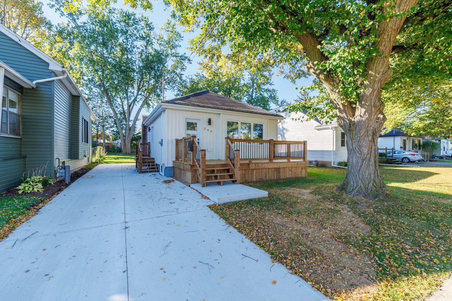 245 Bowen RD, Fort Erie, ON L2A 2Y6