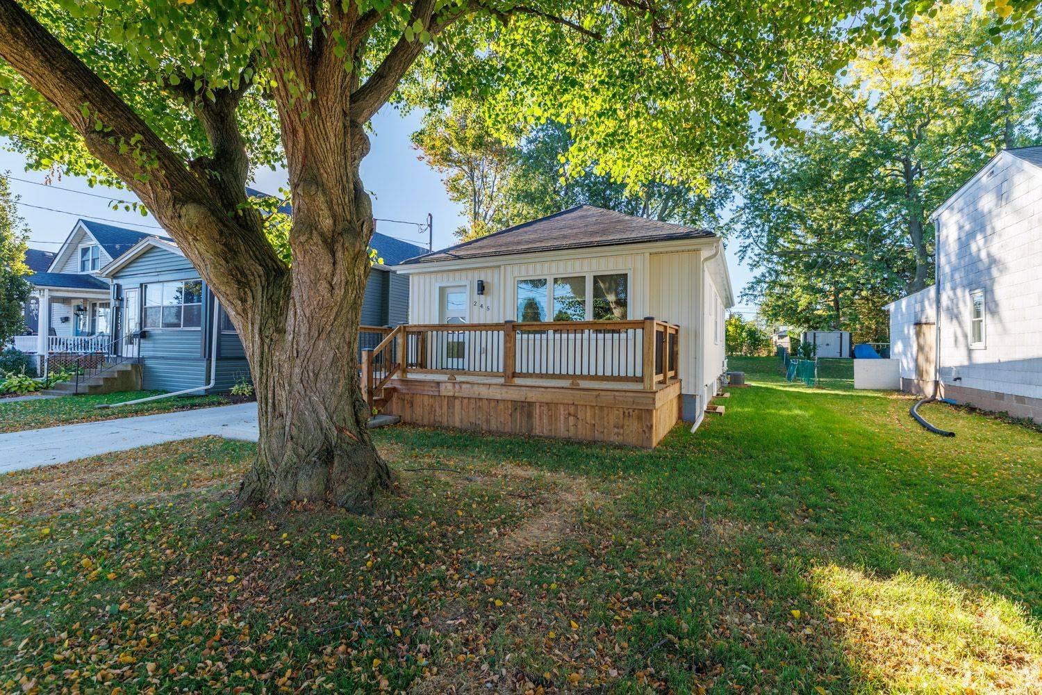 245 Bowen RD, Fort Erie, ON L2A 2Y6