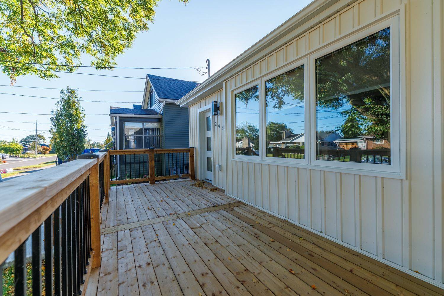 245 Bowen RD, Fort Erie, ON L2A 2Y6