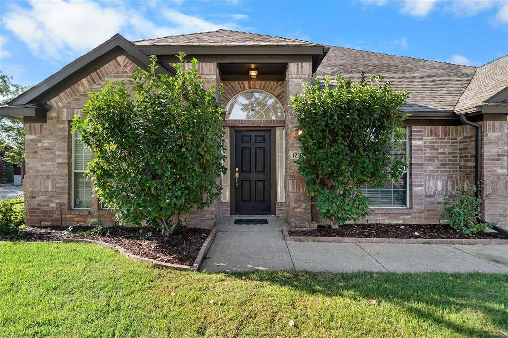 1718 Falcon Drive, Corinth, TX 76210
