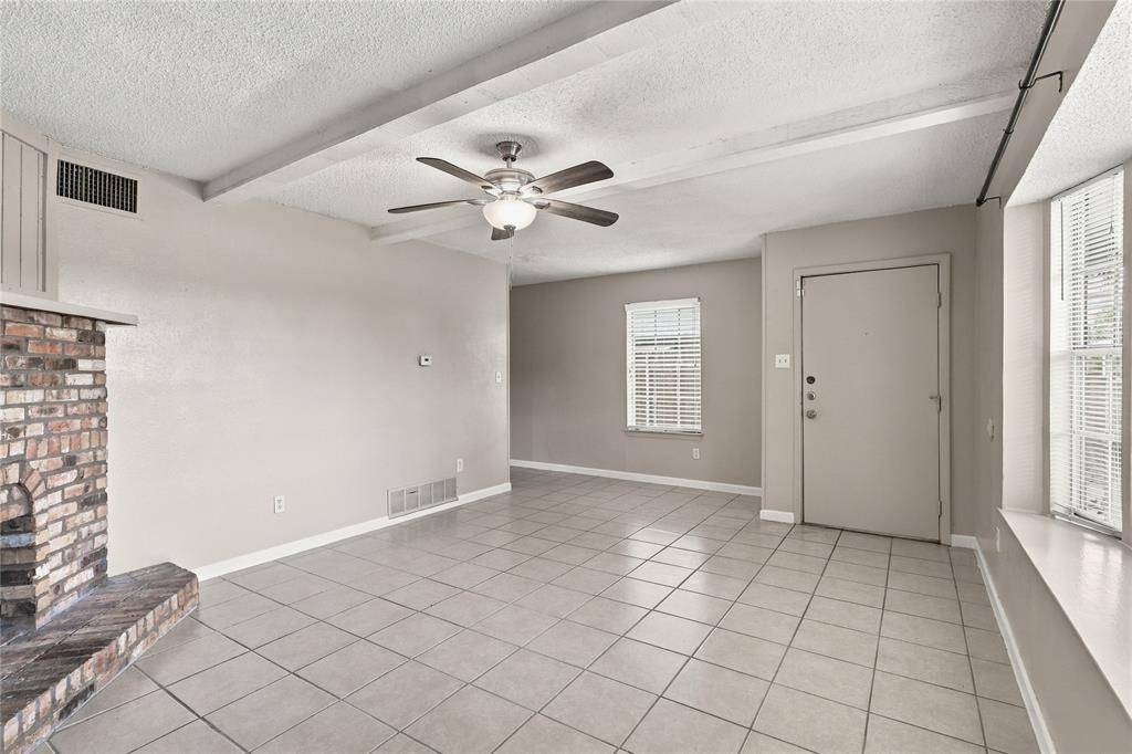 2808 S Fielder Road, Arlington, TX 76015