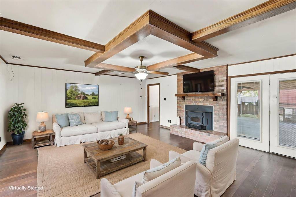1501 Meadow Court, Midlothian, TX 76065