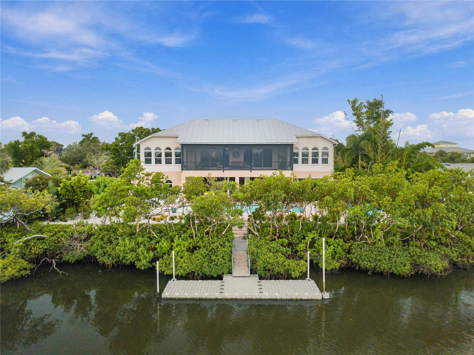 908 BAYSHORE DR, Terra Ceia, FL 34250