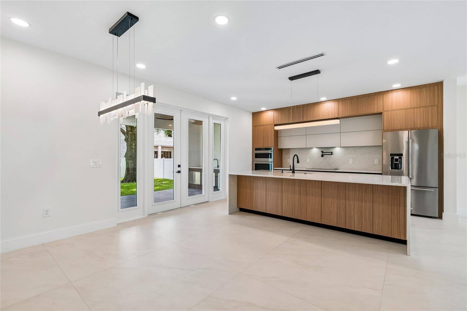 2307 N ELCOE DR, Tampa, FL 33603