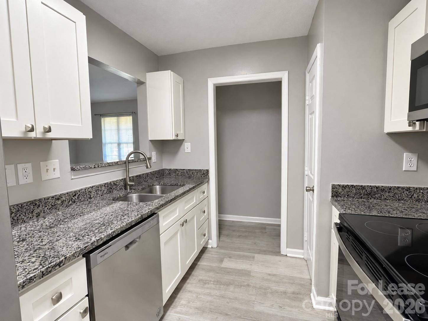 1302 Eagles Landing DR, Charlotte, NC 28214