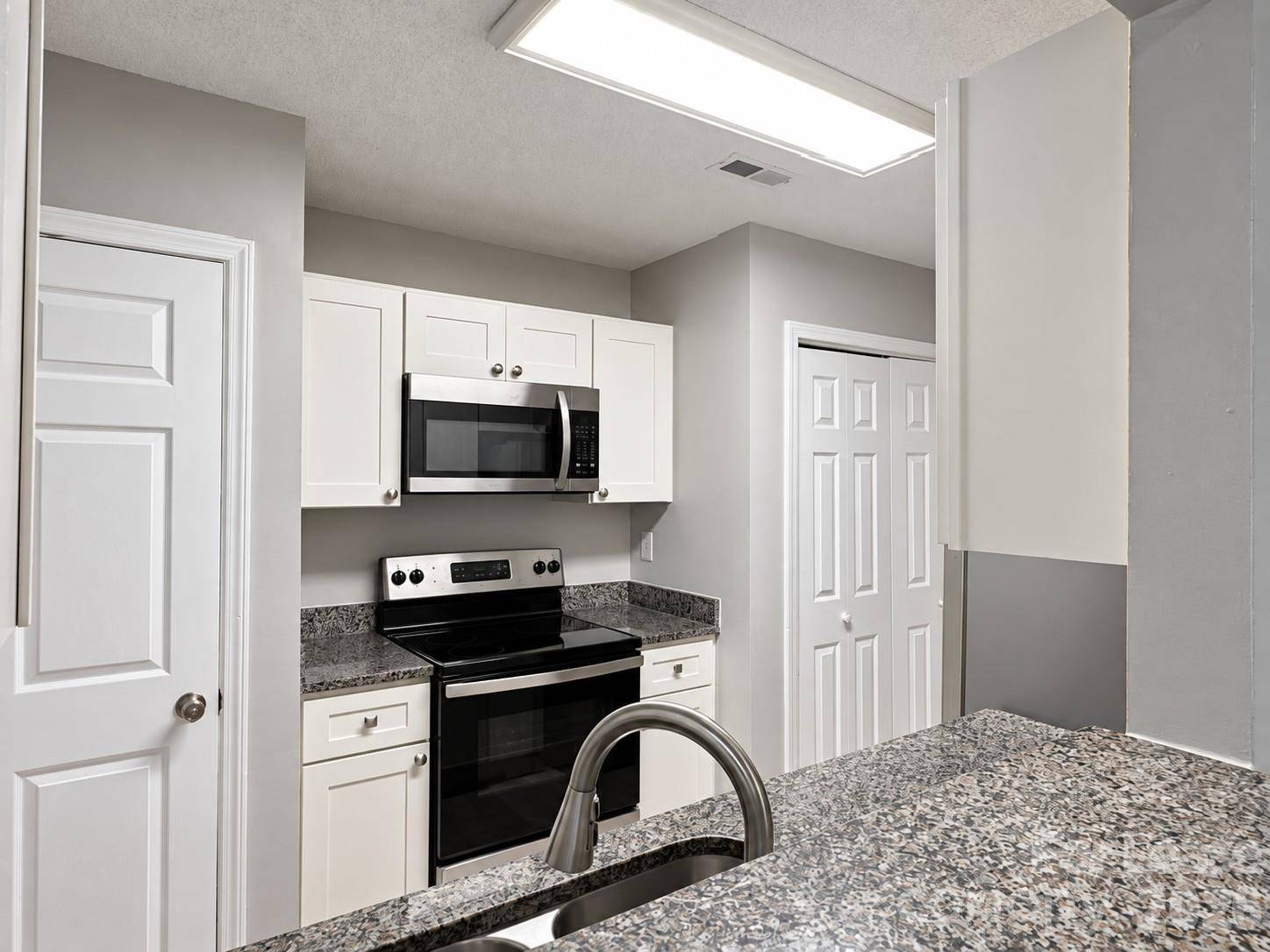 1302 Eagles Landing DR, Charlotte, NC 28214