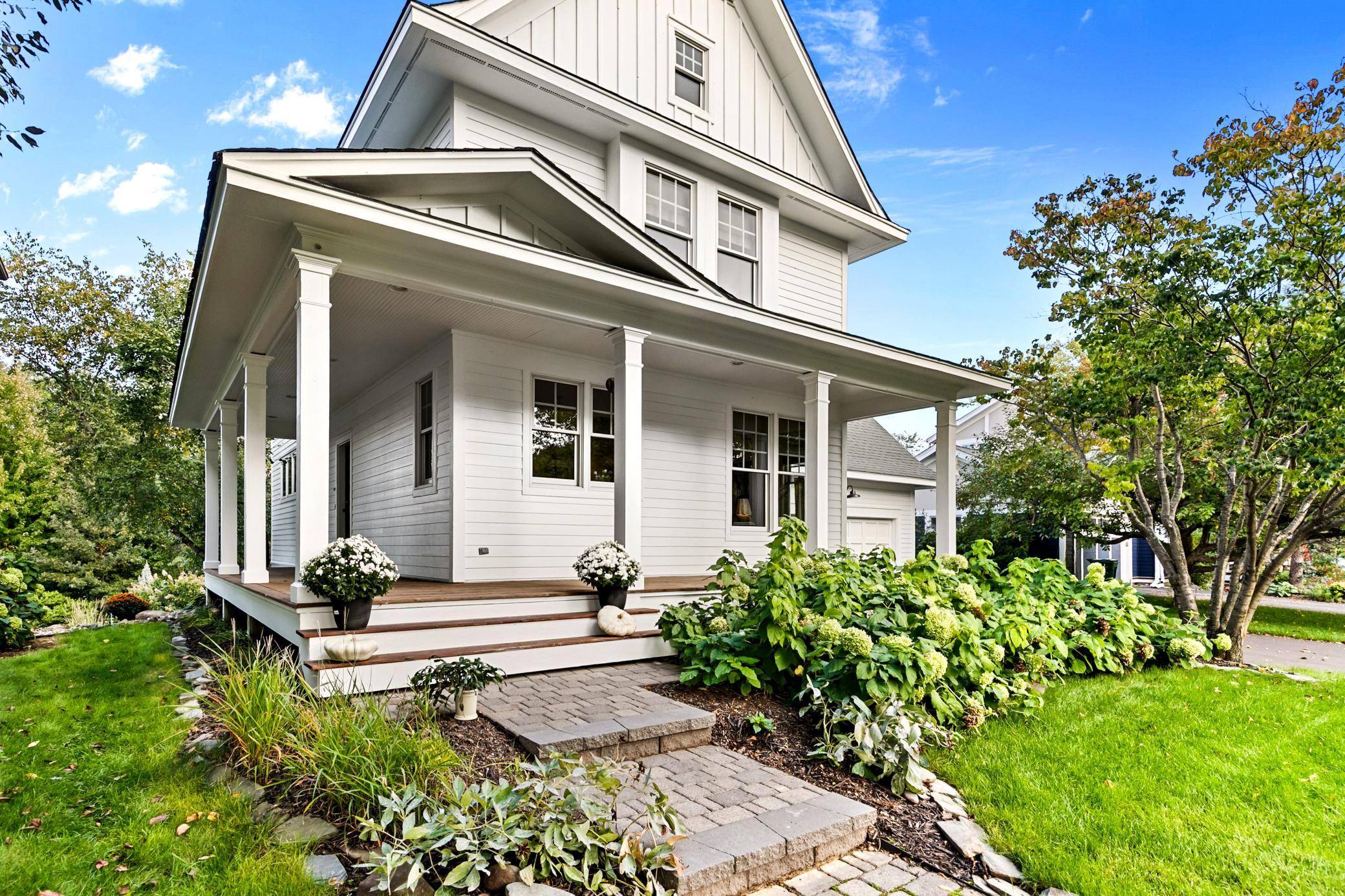 209 Rutherford RD, Stillwater, MN 55082