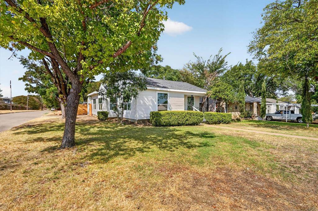4044 Stanley Avenue, Fort Worth, TX 76110