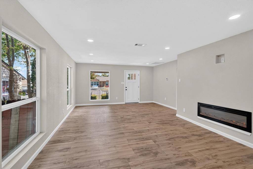 4044 Stanley Avenue, Fort Worth, TX 76110