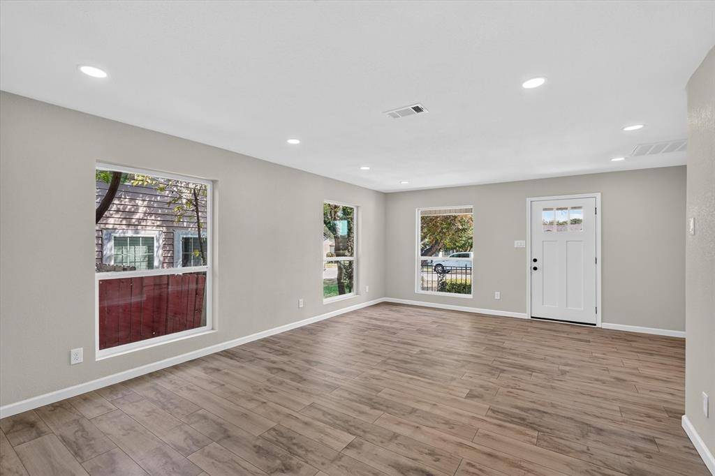 4044 Stanley Avenue, Fort Worth, TX 76110