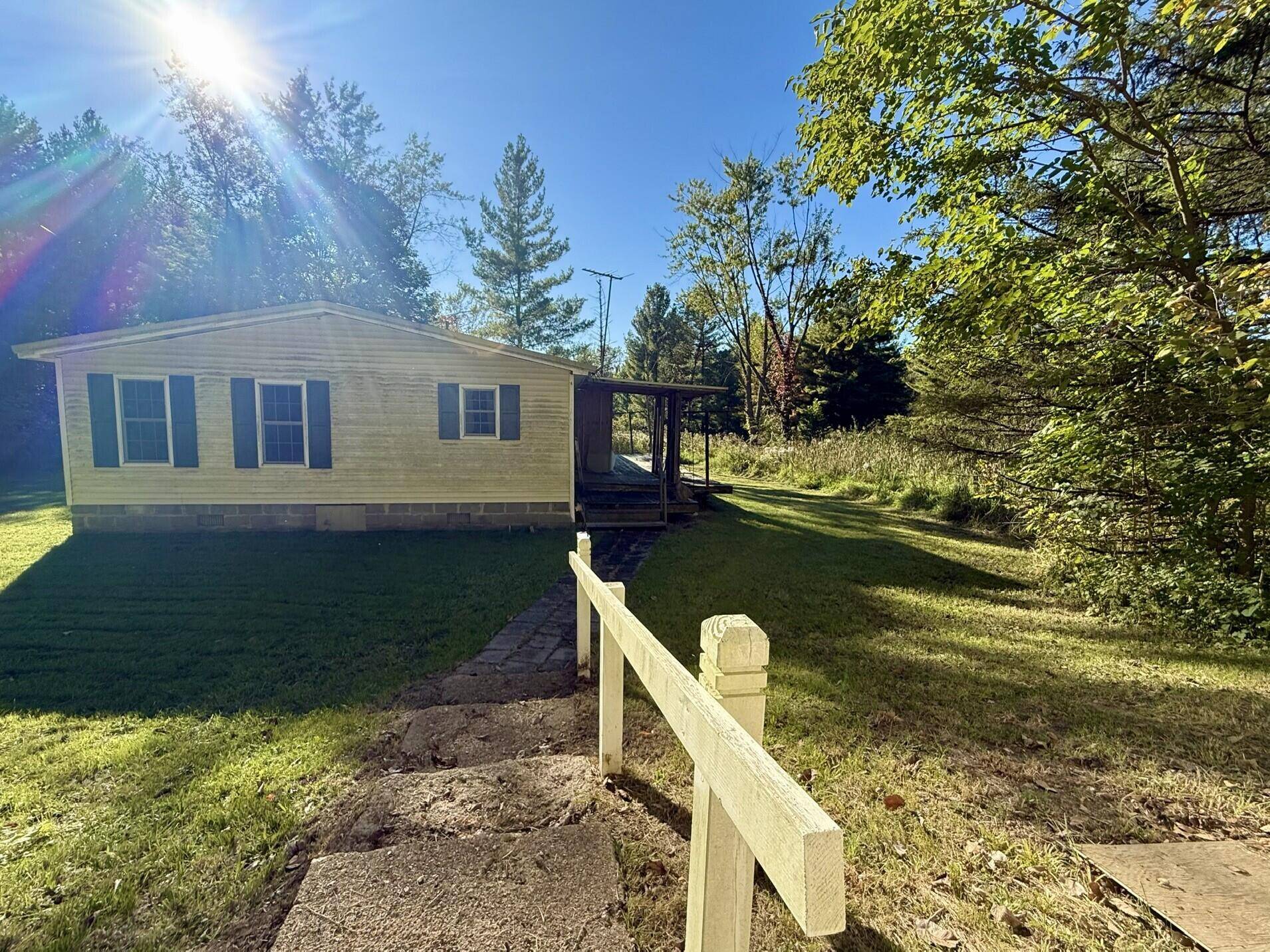 1053 Able RD, Buchanan Twp, MI 49107