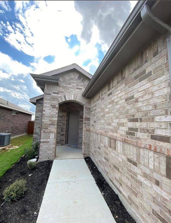 9717 Hickory Knob Drive, Fort Worth, TX 76108