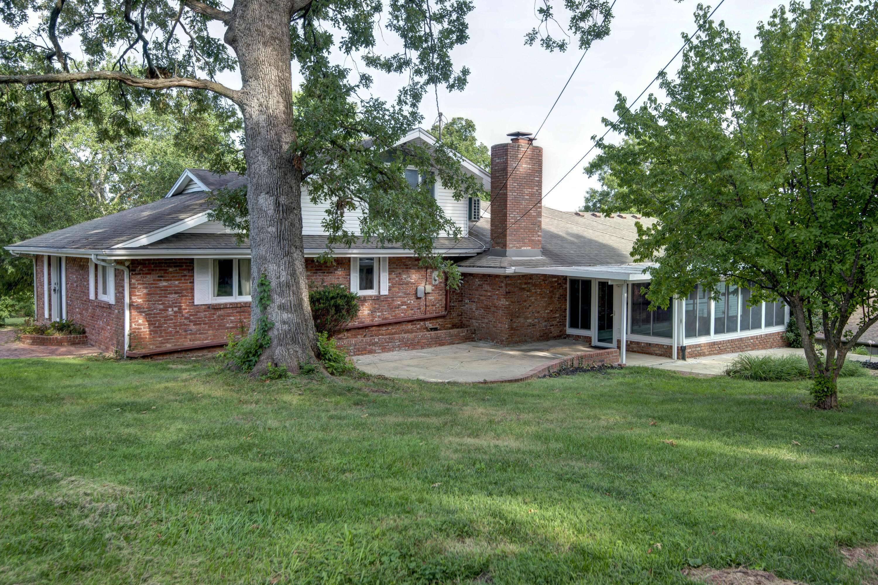 1508 S Essex RD, Springfield, MO 65809