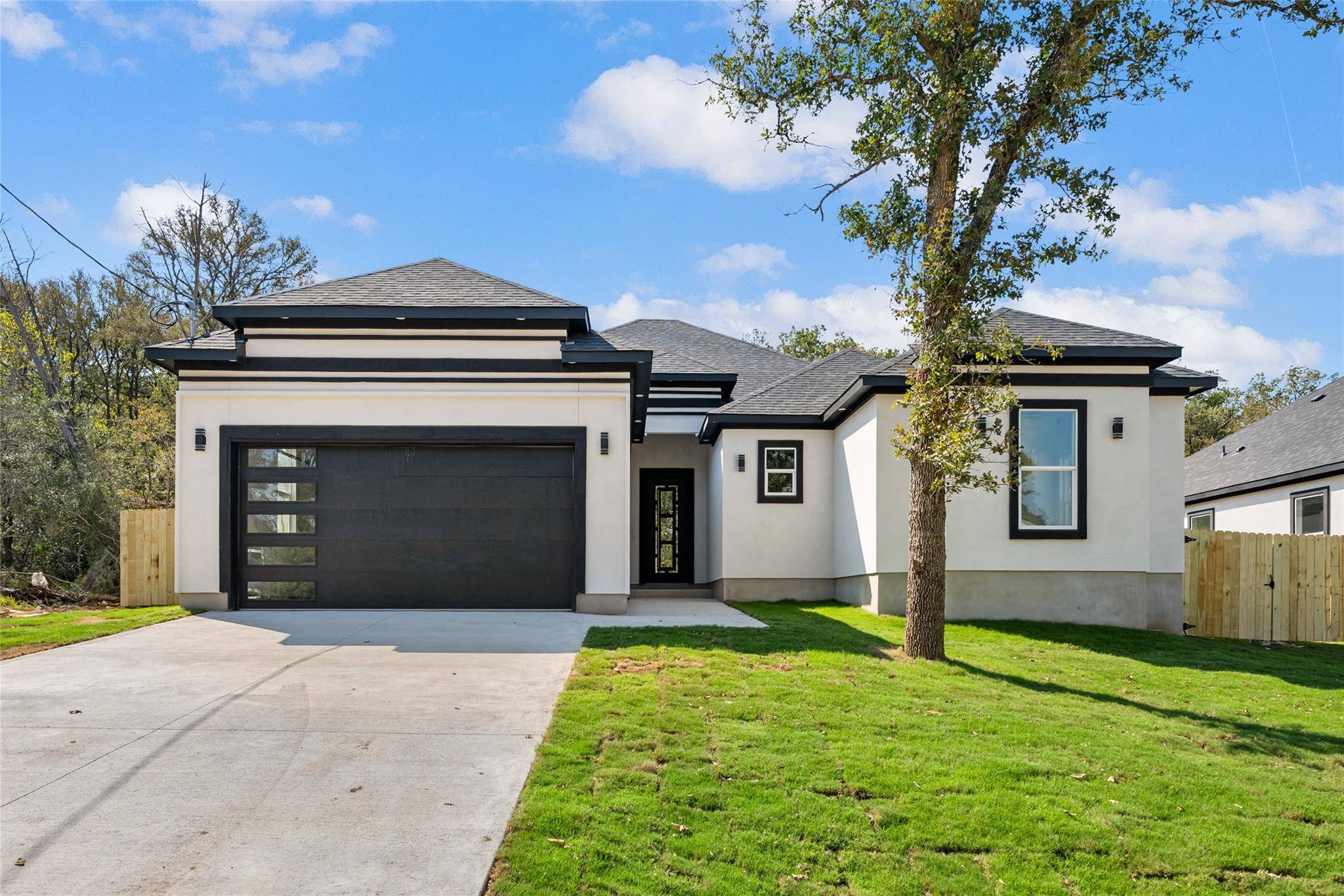 125 Hilea CT, Bastrop, TX 78602