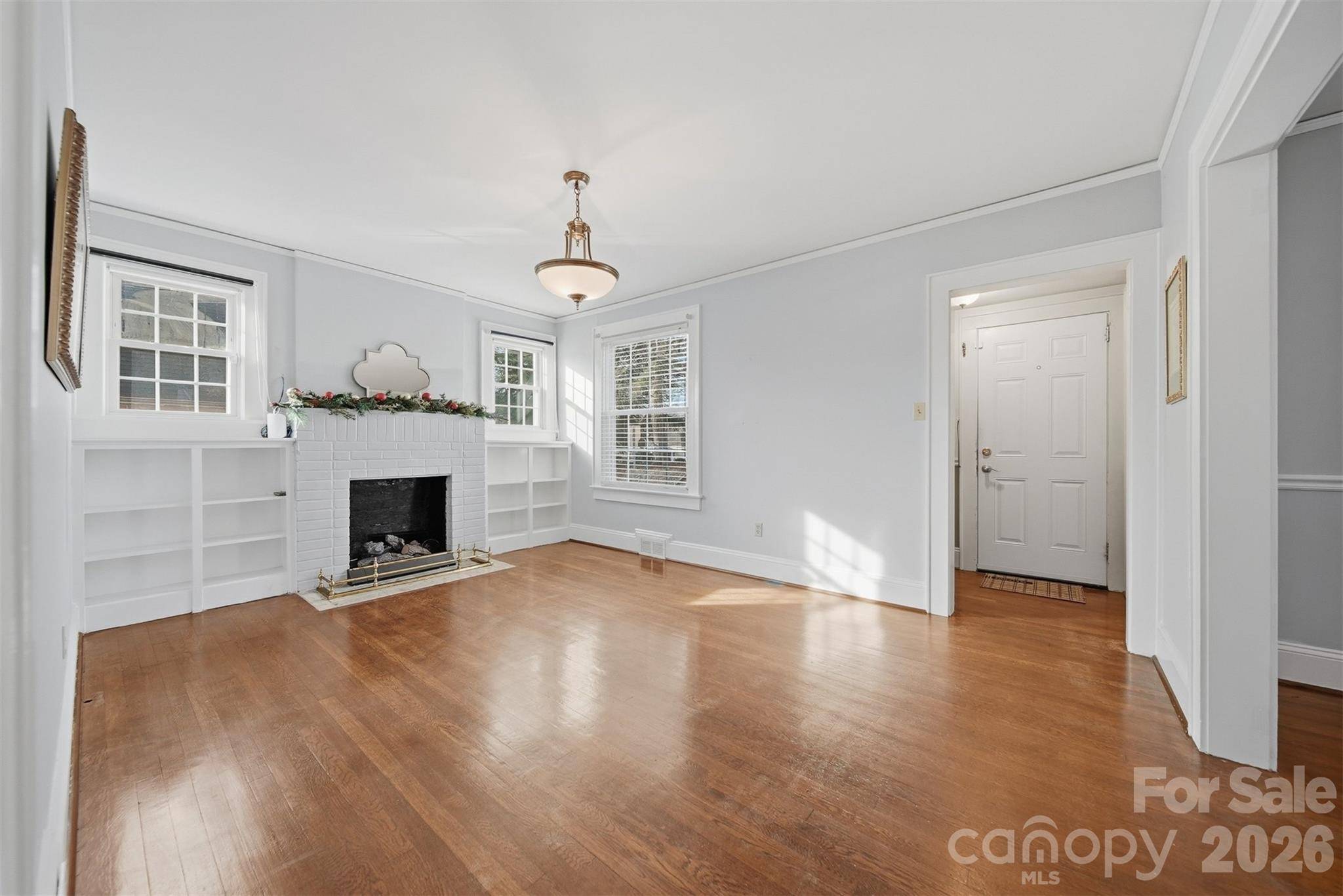 323 4th Street PL SW, Hickory, NC 28602