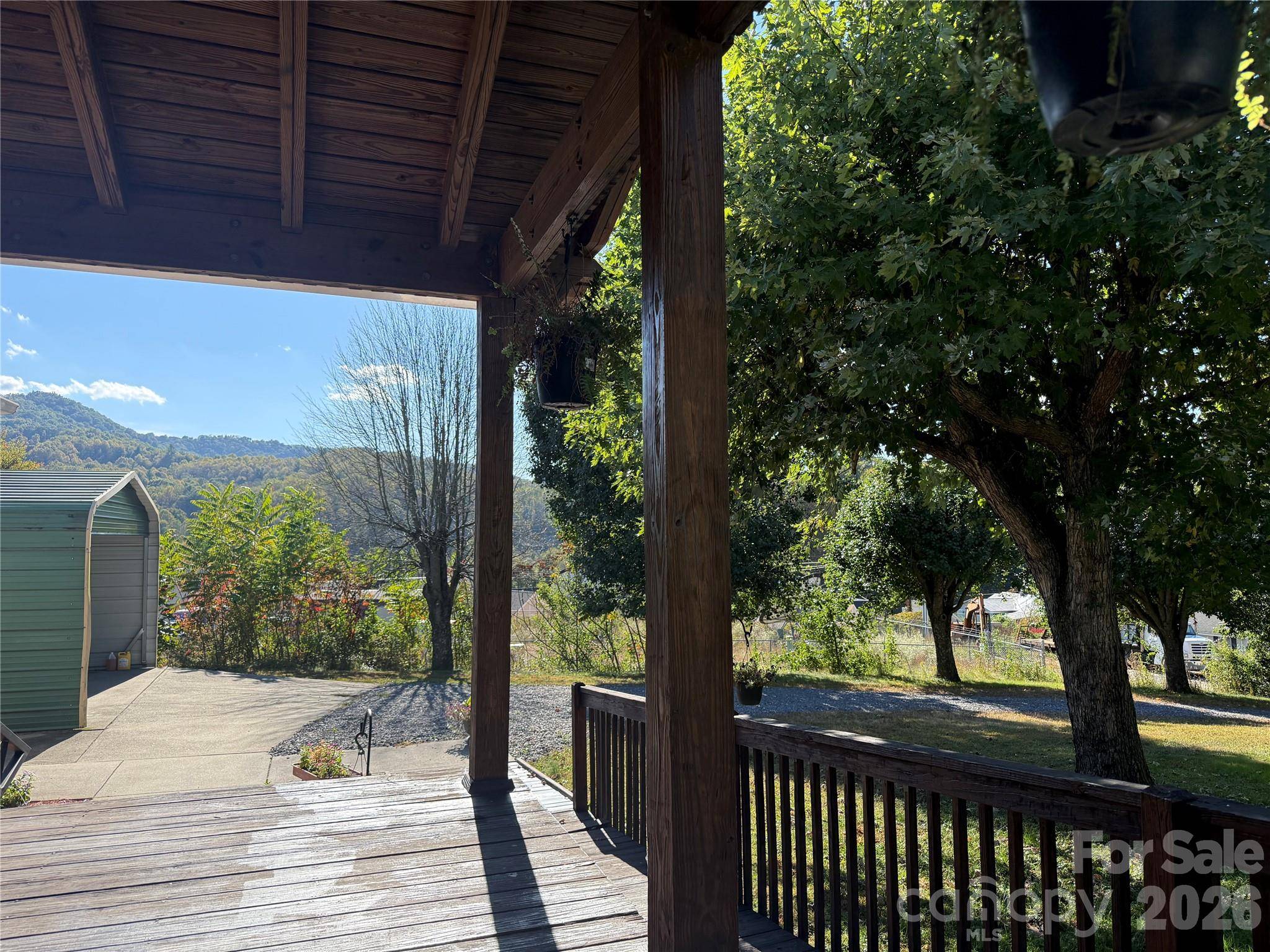 97 Fair Haven DR, Burnsville, NC 28714