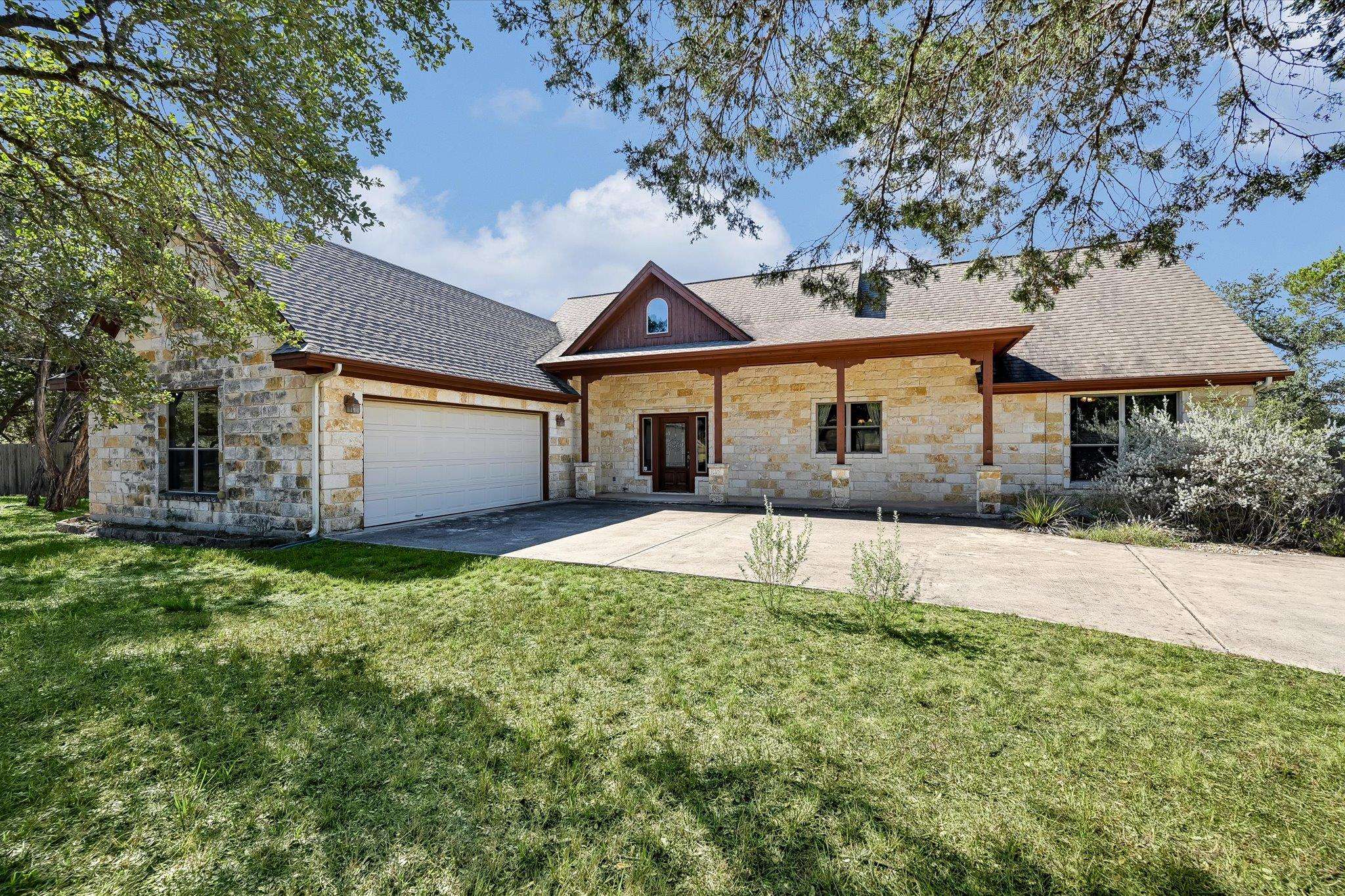 404 W View DR, Wimberley, TX 78676