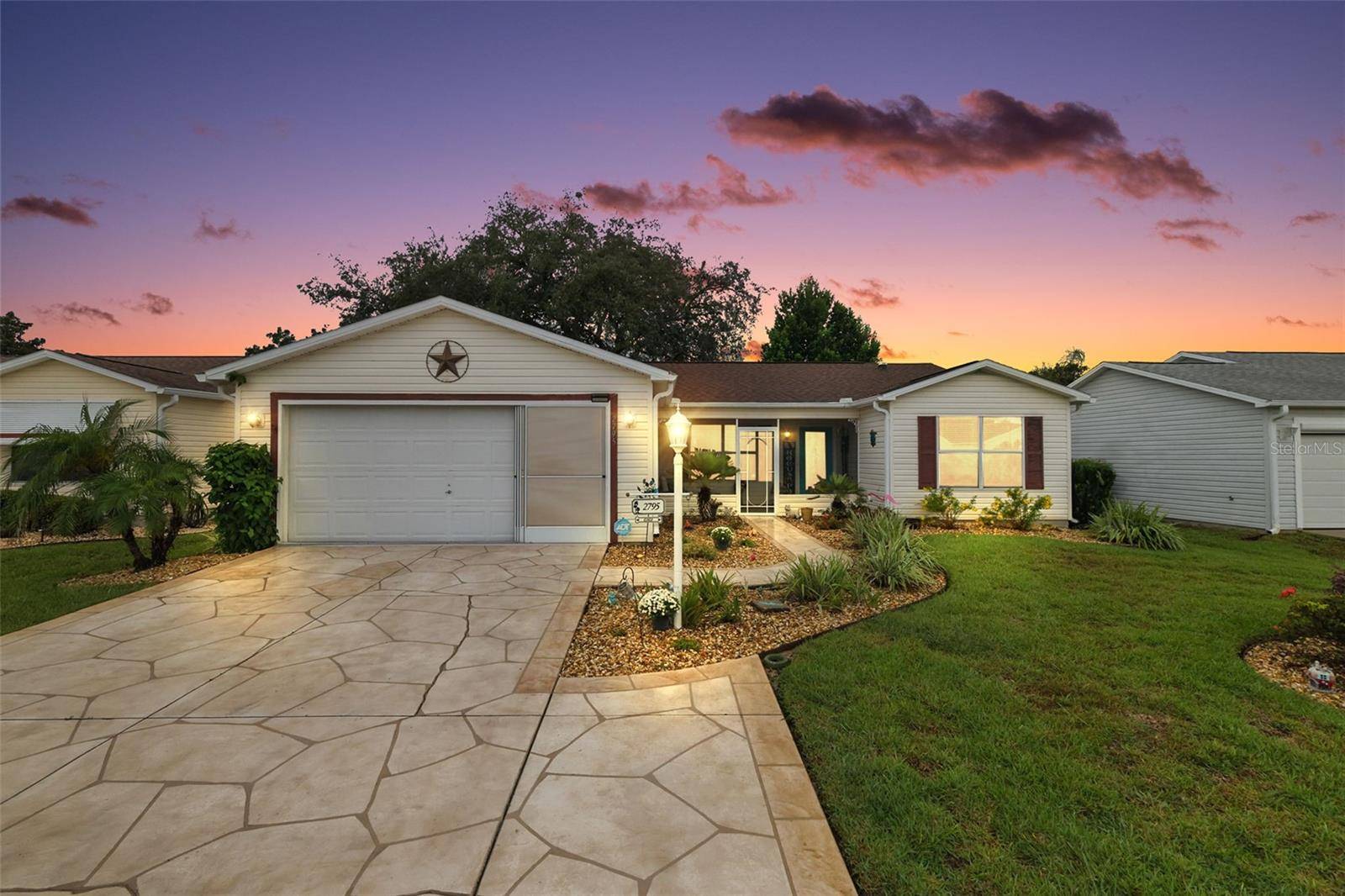 2795 PRIVADA DR, The Villages, FL 32162